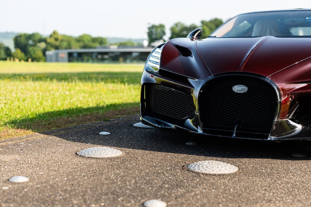 L’ESP et l’ABS sont testés à plus de 300 km/h - © Bugatti