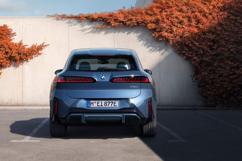 iX3 - © BMW