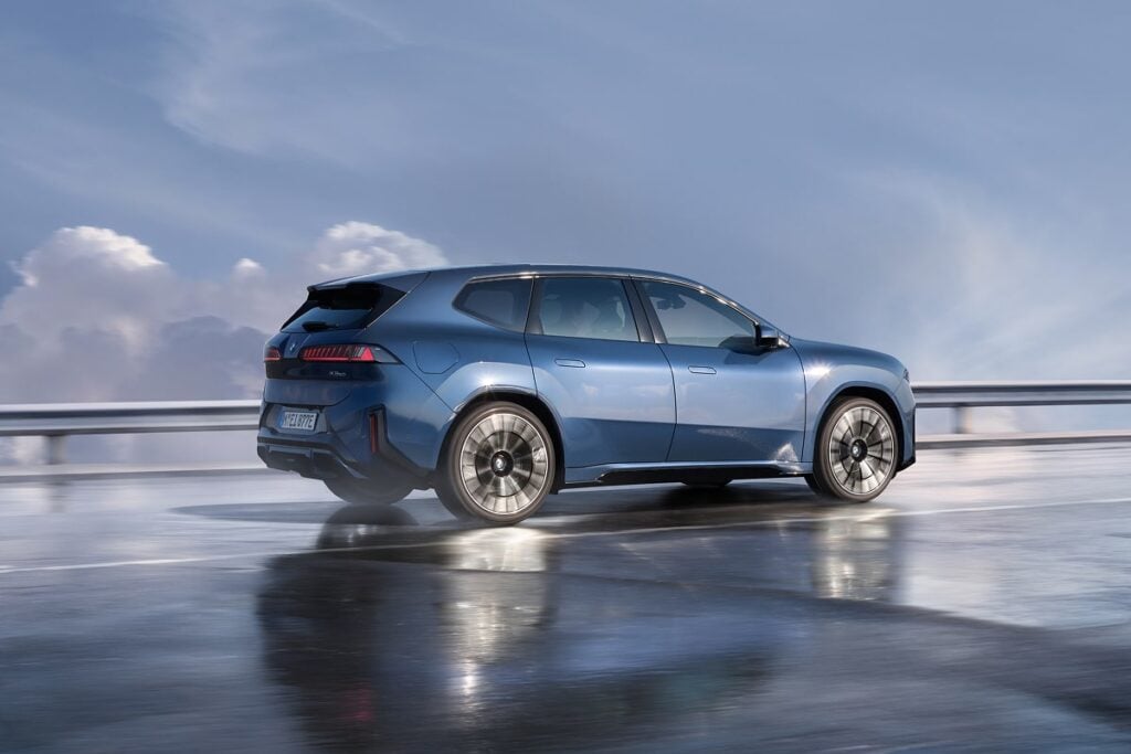 iX3 - © BMW