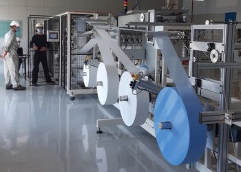 PSA produit des masques pour son personnel