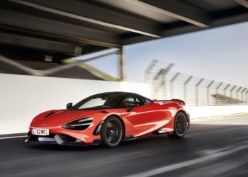 Pirelli chausse la McLaren  765LT