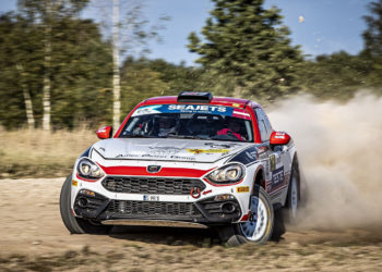 Abarth poursuit la compétition