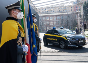 Des Peugeot e-208 pour la Guardia di Finanza italienne