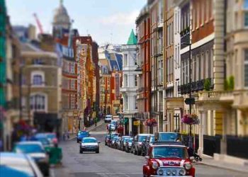 Quelle est la marque d'une Mini Cooper ?