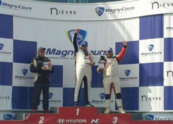 Franck Bélard met la pression à Magny-Cours