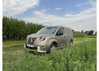 Citroën :  la 2 CV fourgonnette revisitée