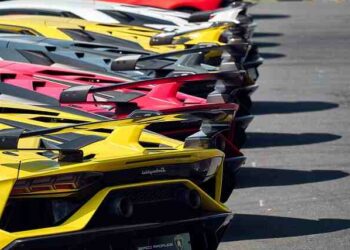 Comment appelle T-ON une femme qui conduit une voiture ?