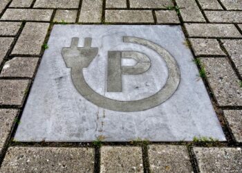 Les voitures électriques sont-elles moins polluantes ?