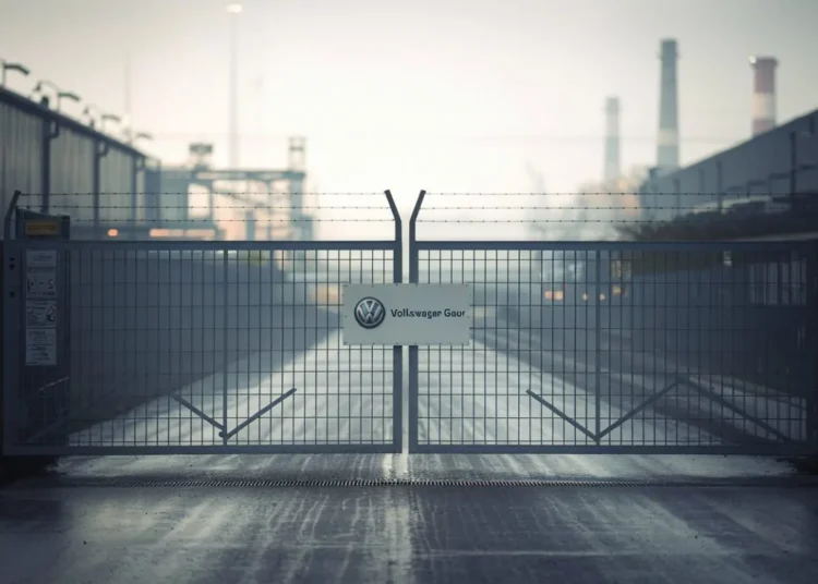 Cession d'Everllence par Volkswagen Group pour 8 milliards pourquoi Porsche SE surveille le deal Volkswagen