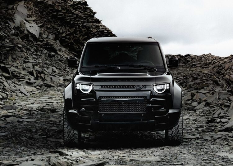 Defender OCTA Black - © Land Rover