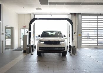 Plus aucune rayure invisible sur votre voiture neuve avec cette technologie qui prend 1 min pour scanner toute la carrosserie